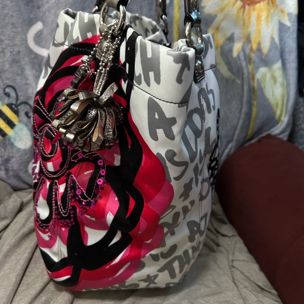 RARE! Limited Edition XL Coach Poppy Graffiti Floral Bella Tote - Picture 4 of 11